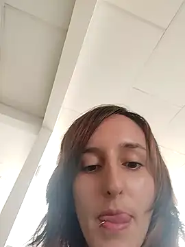 Snapshot of Ambar_Roux_ chatting on October 30, 4:08 pm Ambar Roux online show from October 30, 4:08 pm