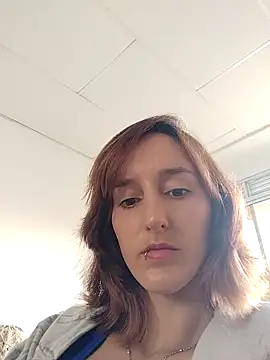 Snapshot of Ambar_Roux_ chatting on November 3, 3:35 pm Ambar Roux online show from November 3, 3:35 pm