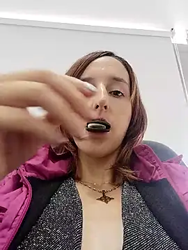 Snapshot of Ambar_Roux_ chatting on November 4, 8:08 pm Ambar Roux online show from November 4, 8:08 pm