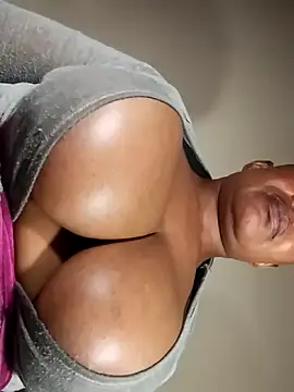 boobassymom online show from September 12, 6:30 pm