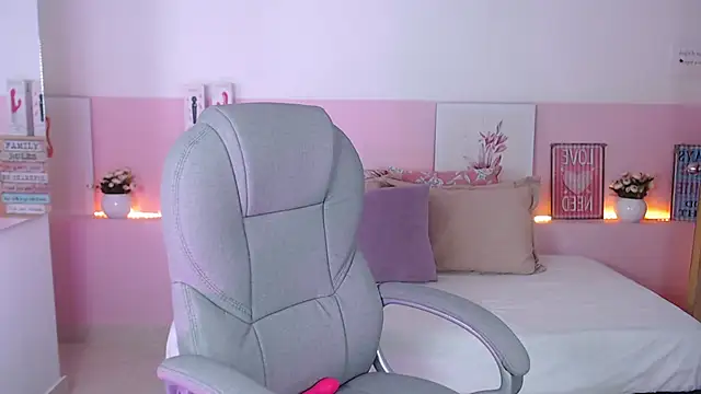 Snapshot of violeta_leon chatting on February 11, 6:19 am violeta leon online show from February 11, 6:19 am