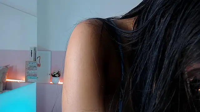 Snapshot of violeta_leon chatting on February 19, 4:34 am violeta leon online show from February 19, 4:34 am