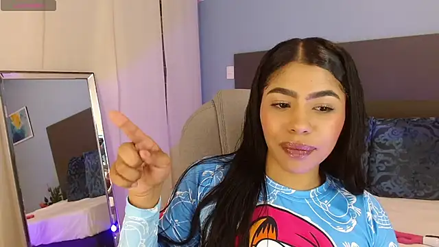 Snapshot of violeta_leon chatting on October 1, 3:45 am violeta leon online show from October 1, 3:45 am