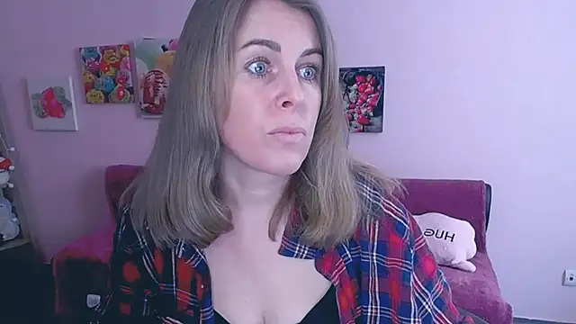 Hot Milady online show from March 3, 8:16 am