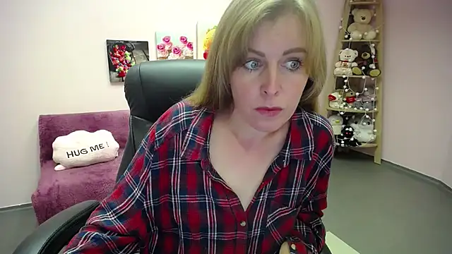 Hot Milady online show from September 26, 7:01 am