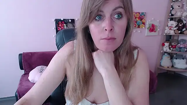 Hot Milady online show from April 10, 8:08 am