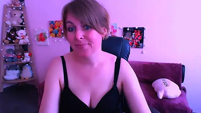 Snapshot of Hot_Milady chatting on April 30, 7:58 am Hot Milady online show from April 30, 7:58 am