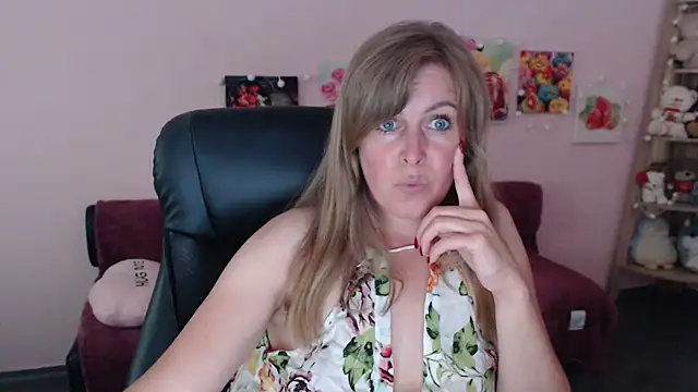 Hot Milady online show from June 18, 7:41 am