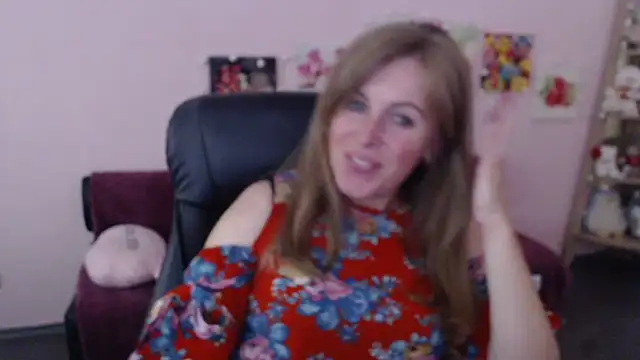 Hot Milady online show from June 19, 7:23 am