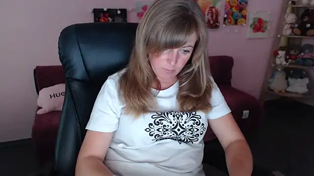 Hot Milady online show from June 23, 7:17 am