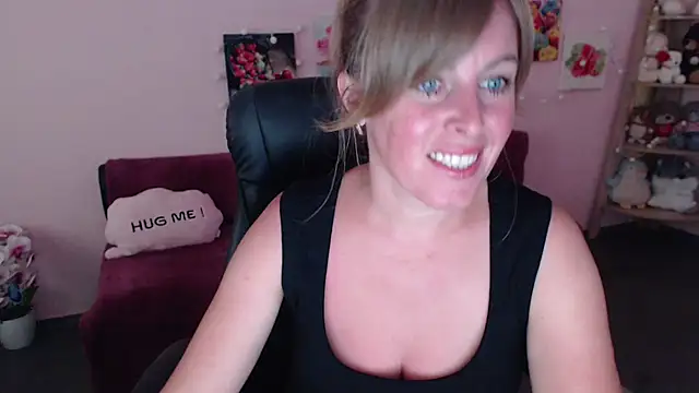 Hot Milady online show from July 8, 7:57 am