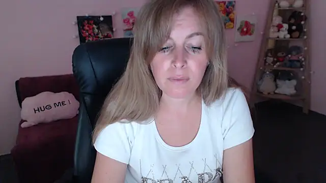 Hot Milady online show from July 13, 6:49 am