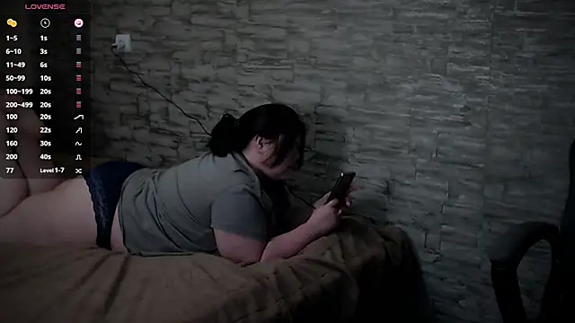 Snapshot of NicaMeow chatting on March 12, 10:48 am NicaMeow online show from March 12, 10:48 am