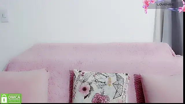 Snapshot of mariana_katto chatting on June 24, 5:56 pm mariana katto online show from June 24, 5:56 pm