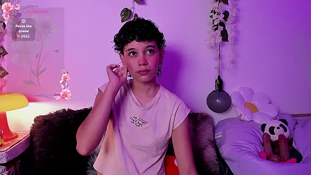 Snapshot of fernanda_indie chatting on September 23, 7:39 pm fernanda indie online show from September 23, 7:39 pm