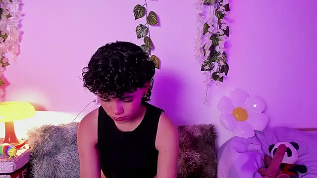 Snapshot of fernanda_indie chatting on October 18, 7:36 pm fernanda indie online show from October 18, 7:36 pm