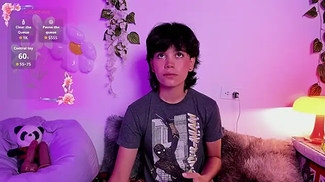 Snapshot of fernanda_indie chatting on November 8, 1:17 am fernanda indie online show from November 8, 1:17 am