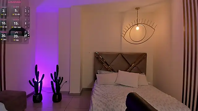 ValeriaRoldanX online show from February 8, 11:35 am