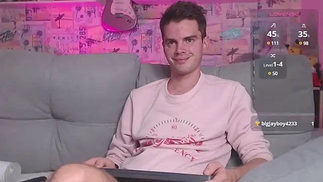 Snapshot of Mike_Burn chatting on December 1, 4:40 pm Mike Burn online show from December 1, 4:40 pm