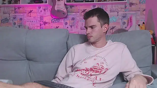 Snapshot of Mike_Burn chatting on December 3, 3:00 pm Mike Burn online show from December 3, 3:00 pm