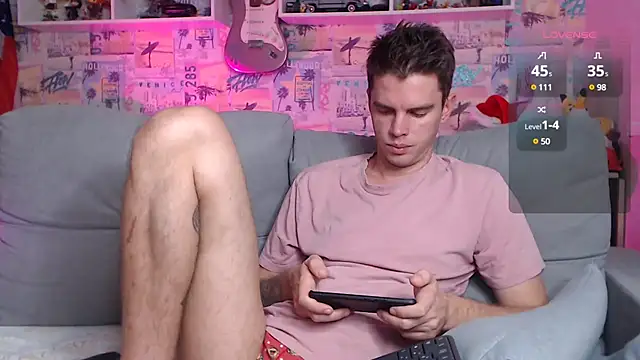 Snapshot of Mike_Burn chatting on December 10, 2:39 pm Mike Burn online show from December 10, 2:39 pm