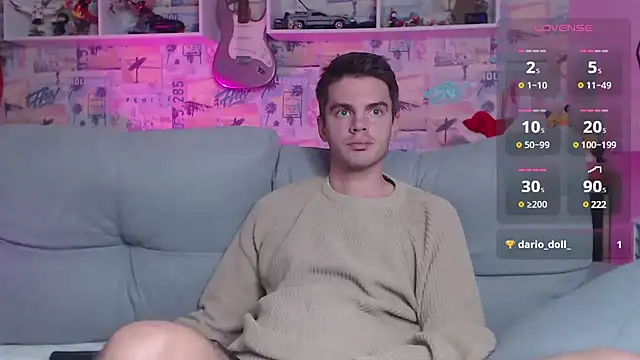 Snapshot of Mike_Burn chatting on December 13, 3:32 pm Mike Burn online show from December 13, 3:32 pm