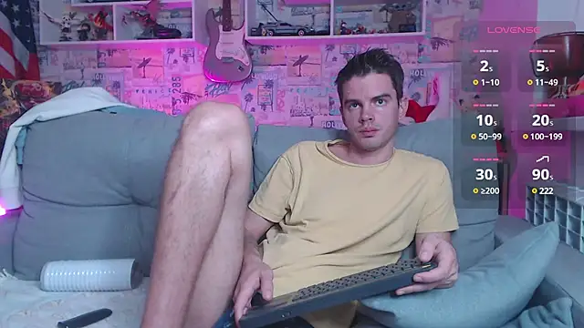 Snapshot of Mike_Burn chatting on December 17, 2:00 pm Mike Burn online show from December 17, 2:00 pm