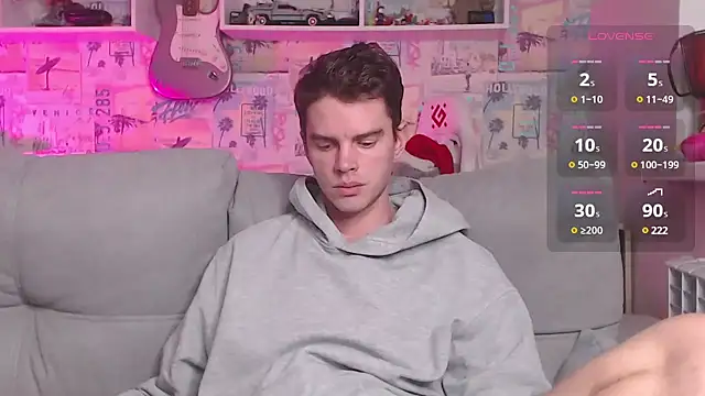 Snapshot of Mike_Burn chatting on January 6, 11:51 am Mike Burn online show from January 6, 11:51 am