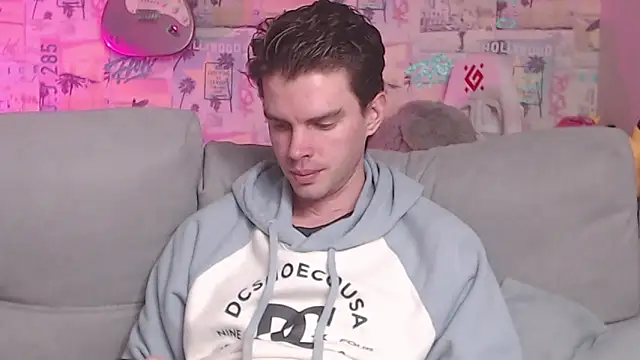 Snapshot of Mike_Burn chatting on February 22, 3:36 pm Mike Burn online show from February 22, 3:36 pm