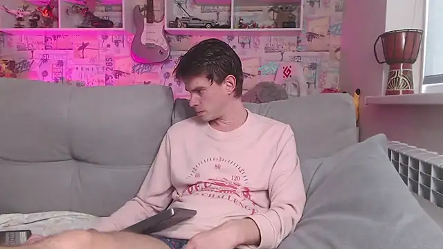 Snapshot of Mike_Burn chatting on February 24, 12:05 pm Mike Burn online show from February 24, 12:05 pm