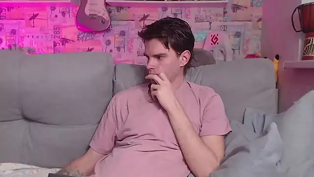 Snapshot of Mike_Burn chatting on February 25, 2:33 pm Mike Burn online show from February 25, 2:33 pm