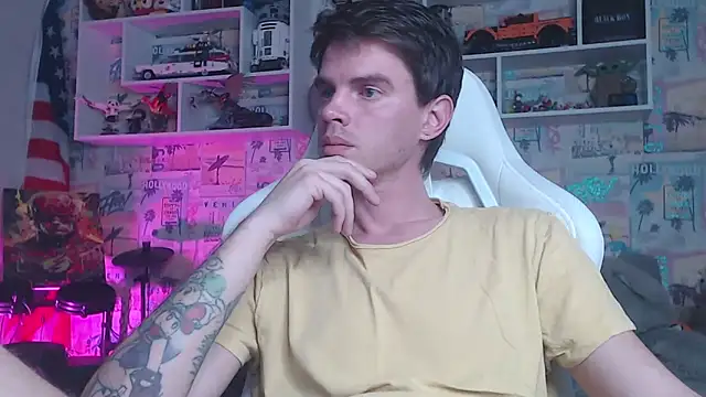 Snapshot of Mike_Burn chatting on March 5, 11:38 am Mike Burn online show from March 5, 11:38 am