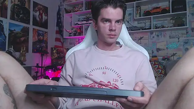 Snapshot of Mike_Burn chatting on March 21, 11:55 am Mike Burn online show from March 21, 11:55 am