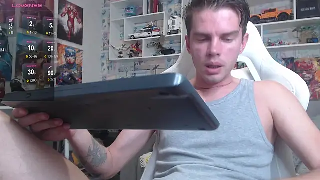 Snapshot of Mike_Burn chatting on October 2, 12:12 pm Mike Burn online show from October 2, 12:12 pm