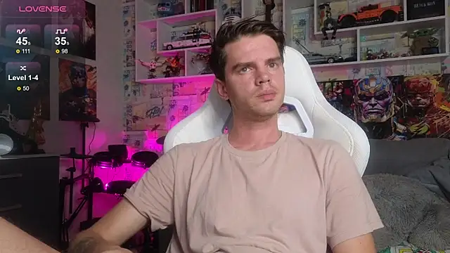 Snapshot of Mike_Burn chatting on October 10, 12:04 pm Mike Burn online show from October 10, 12:04 pm