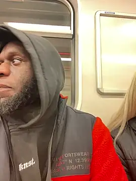 MacTroy online show from April 12, 8:14 pm