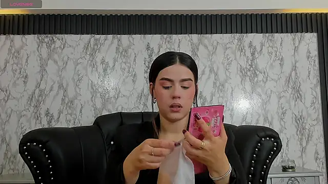 Miamontoya online show from January 18, 2:44 pm