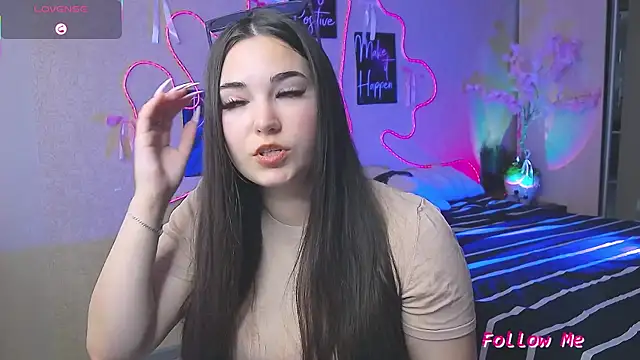 Lillianhot68 online show from May 20, 6:41 am