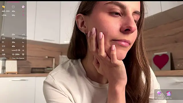 HellPeach online show from October 15, 8:53 pm