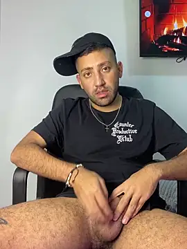 JuanZapata33 online show from March 11, 9:21 pm