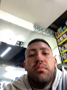 JuanZapata33 online show from April 9, 10:04 pm