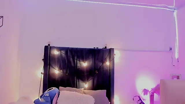 CamiloDoumit online show from February 8, 4:47 pm