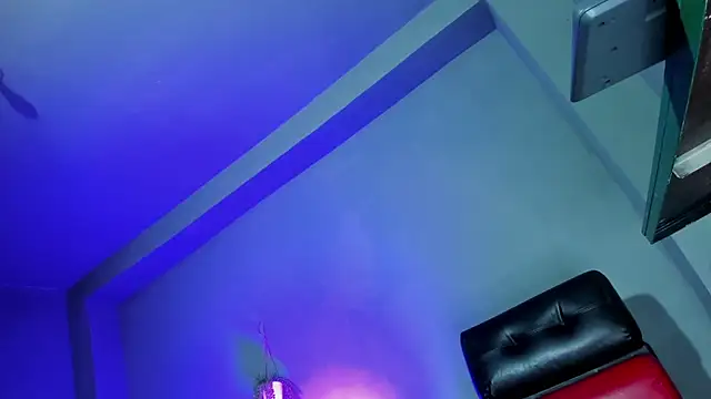 Snapshot of Travistanner_28 chatting on September 21, 4:03 am Travistanner 28 online show from September 21, 4:03 am