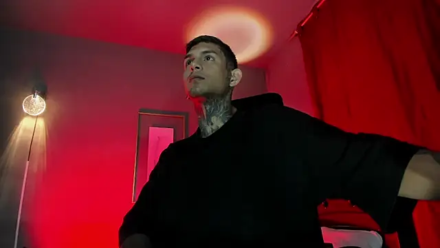 Travistanner 28 online show from March 19, 5:50 pm