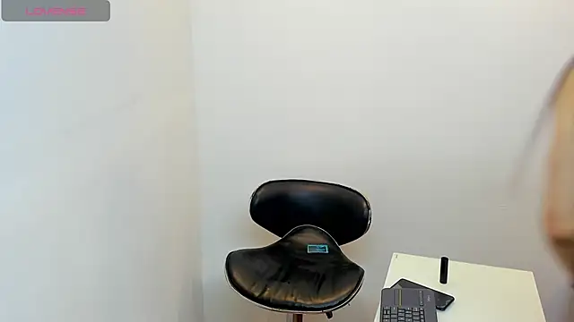 Snapshot of FRAN_DESS chatting on February 7, 8:10 pm FRAN DESS online show from February 7, 8:10 pm