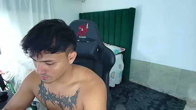 man dur07 online show from March 7, 11:46 pm