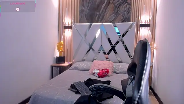 Valery wang online show from April 20, 12:08 pm