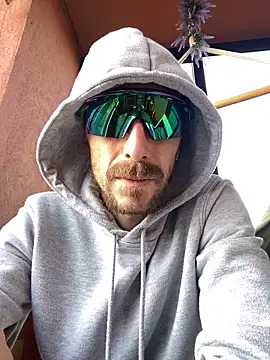 dann1111 online show from November 8, 2:28 pm