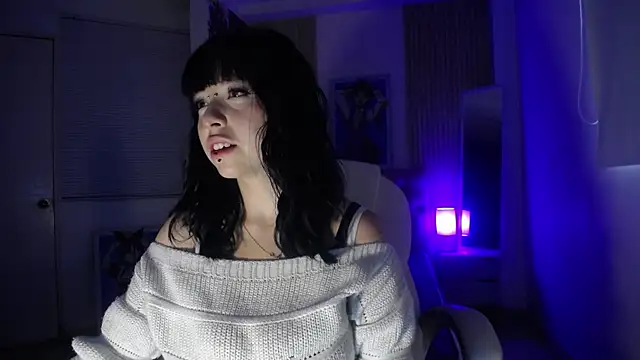 kittyhouse hs online show from December 4, 9:45 pm