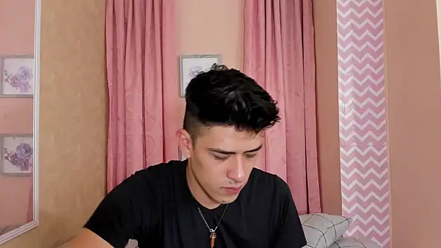 Snapshot of Ryan_Clark_ chatting on December 21, 5:51 pm Ryan Clark online show from December 21, 5:51 pm